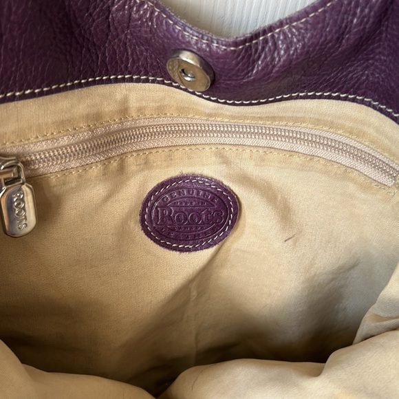 Roots brand premium leather purse. - Picture 3 of 4